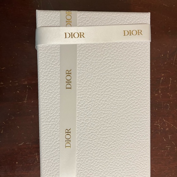 Dior Box with Ribbon - Picture 2 of 2
